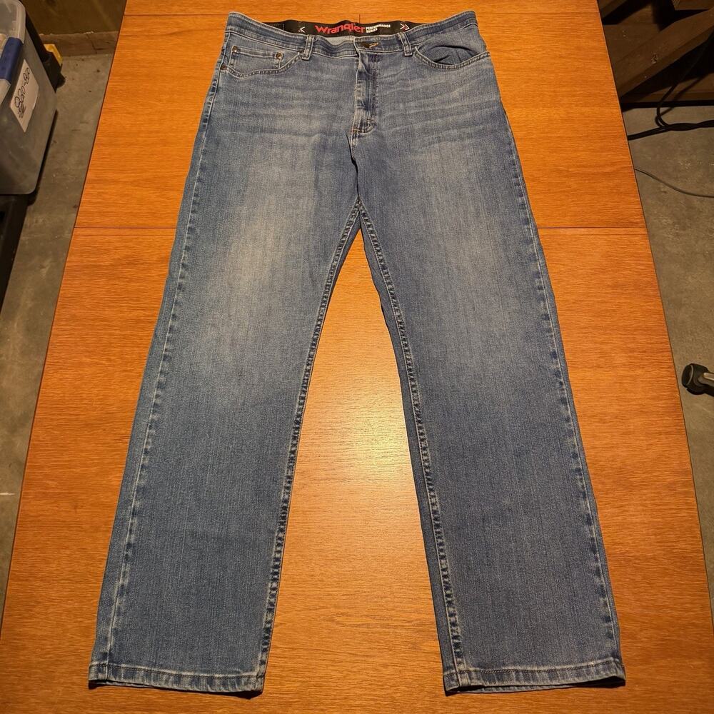 Wrangler Performance Series Men’s Jeans Size 36x29 Stretchy Waistband